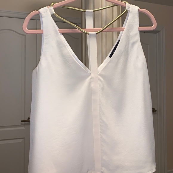 White top - Picture 2 of 3